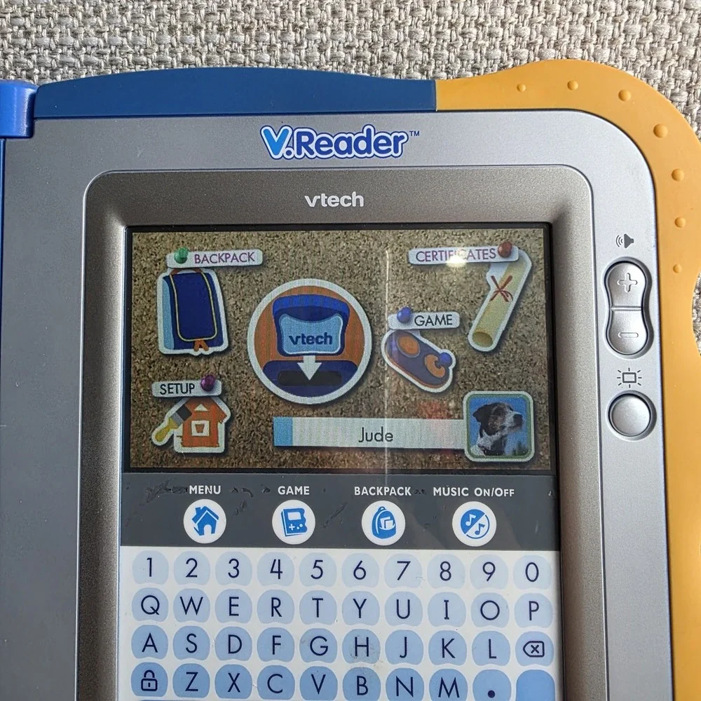 Vtech V.Reader‎ Electronic Reading Learning System With 2 Games READ DESCRIPTION